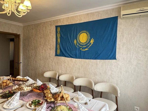 Традиционный казахский ужин и домбра - фото 2