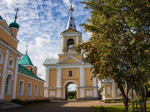 Из Петербурга к древним монастырям - фото 2