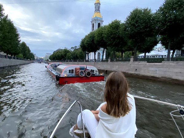 На катере по рекам и каналам Петербурга: романтично и познавательно - фото 2