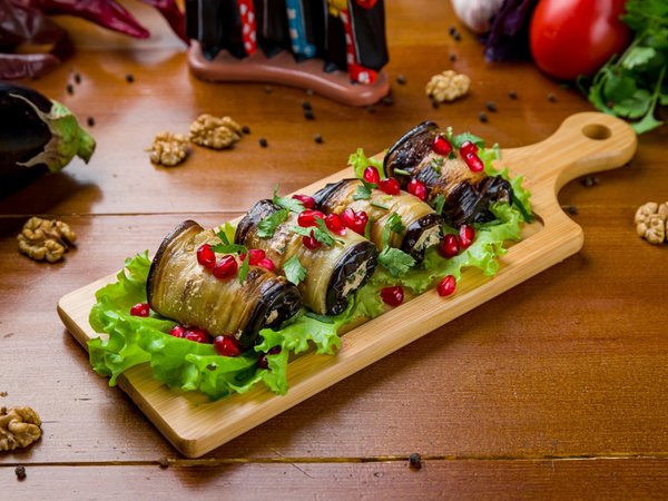 Домашний мастер-класс: шкмерули и баклажаны с грецким орехом