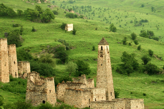 Создатели башен: Ингушские горы в маленькой группе