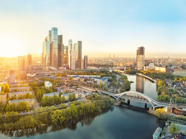 «Я гуляю по Москве» — на теплоходе «Августина» или «Соболь» от Сити до Крымского моста