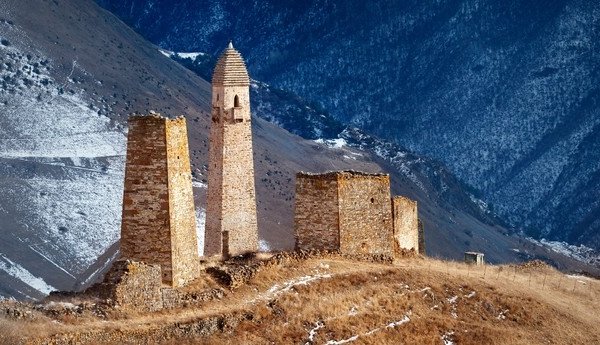 Горы, архитектура и кавказская кухня: главные жемчужины Ингушетии, Осетии и Чечни