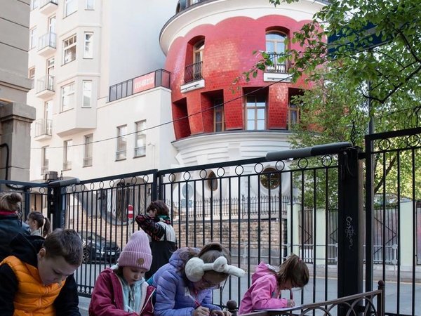 «Разноцветные дома Чистых прудов»: прогулка по Москве для детей - фото 1