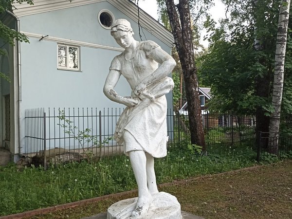 «Сказочная Берендеевка»: прогулка по старинному парку Костромы - фото 4