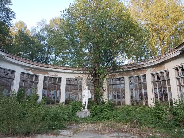 «Сказочная Берендеевка»: прогулка по старинному парку Костромы - фото 1