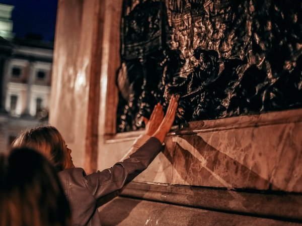 Квест-экскурсия «Обратная сторона Невского проспекта» - фото 1