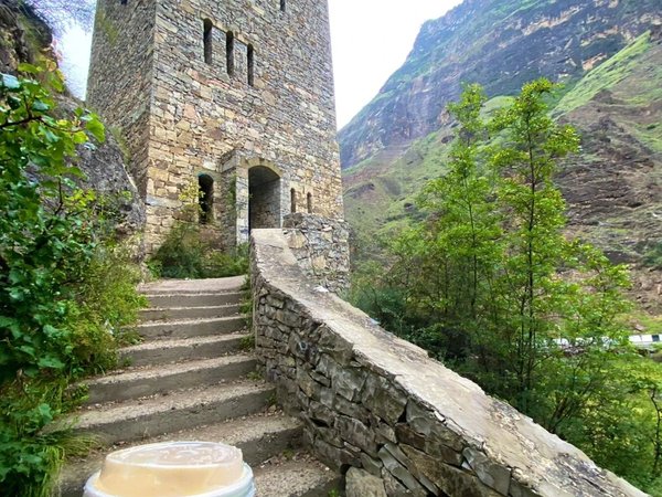 Из Махачкалы в горы — к древним аулам Кахиб, Гоор и Языку тролля - фото 1