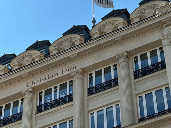 Мода сквозь улицы Парижа: от Людовика XIV до Dior - фото 4