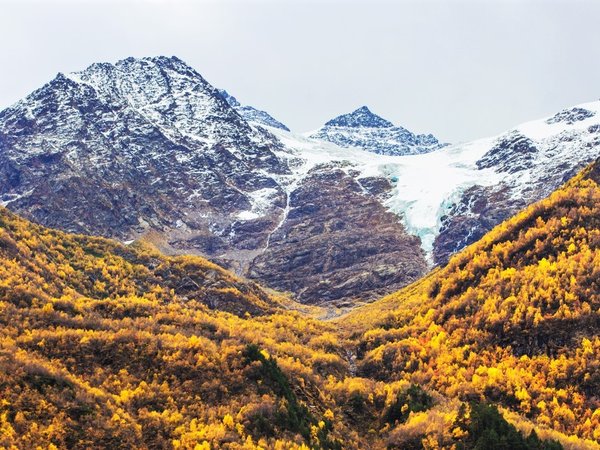 Нетипичный Эльбрус: водопады, дикие ущелья и снежные хребты - фото 2