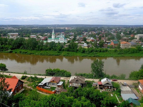 Из Екатеринбурга в Пермский край: самоварные истории и ледяной водопад Плакун