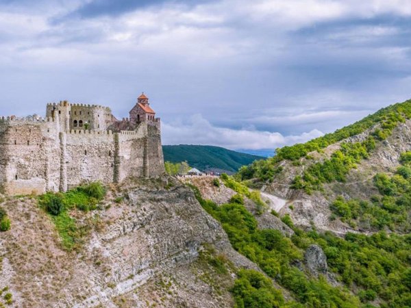 Зов горных богов: ущелье Дзама, монастырь Ортубани и озеро Батети - фото 1