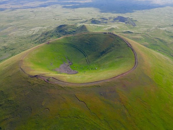 Вулканический кратер Вайоц: Нораванк, винное Арени и водопад Джермука - фото 2