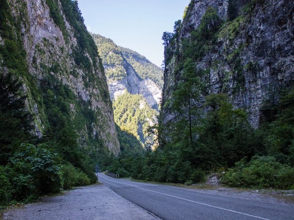 Озеро Рица, Гегский водопад и перевал Пыв — один день в сердце Абхазии - фото 2