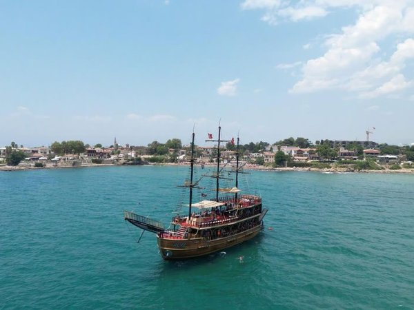 Морская вечеринка в Сиде: купание, обед на борту и пенный драйв - фото 4