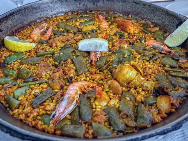 Настоящая валенсийская паэлья, озеро Альбуфера и музей шоколада