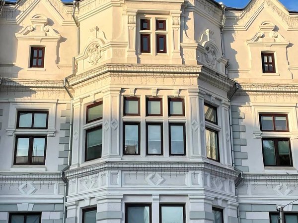 Истории женщин old money на прогулке по Поварской улице - фото 4