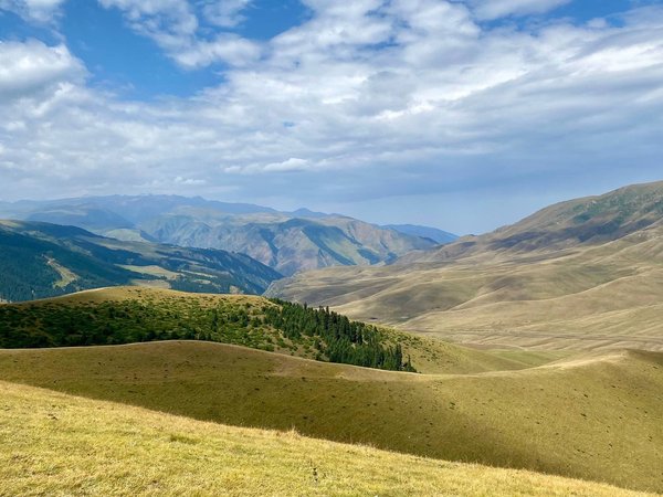 Из Алматы в Заилийский Алатау: плато Асы, Иссык и Медвежий водопад