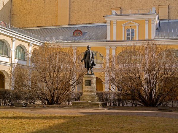 Мир Александра Пушкина: прогулка по центру Петербурга - фото 1