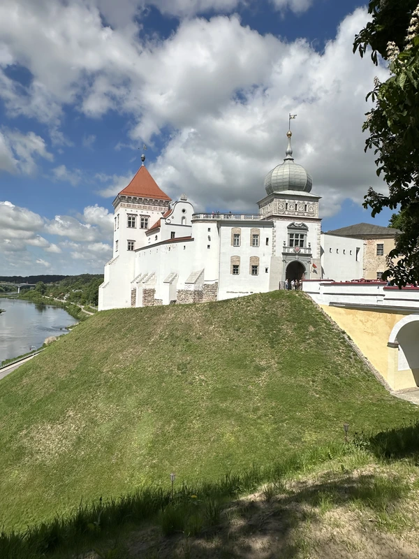 Комфортный трансфер в Гродно и обратно за один день
