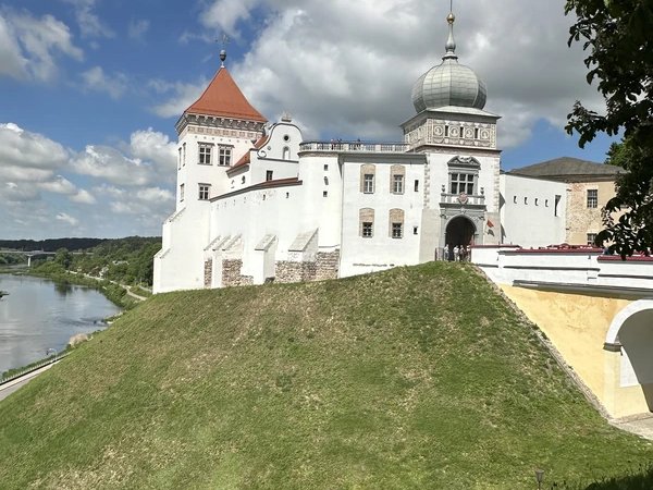 Комфортный трансфер в Гродно и обратно за один день
