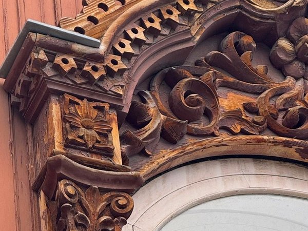 Живые фасады: экскурсия по пешеходной улице в Тюмени - фото 1
