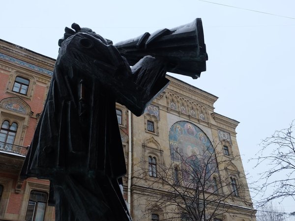 Необычные памятники Петербурга - фото 4