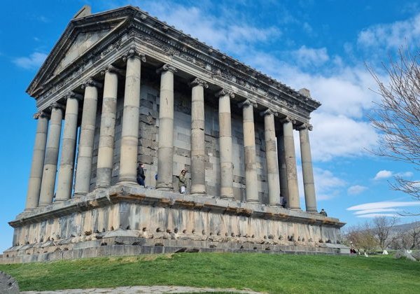 Сокровища армянского наследия: Храм Гарни и Монастырь Гегард - фото 4