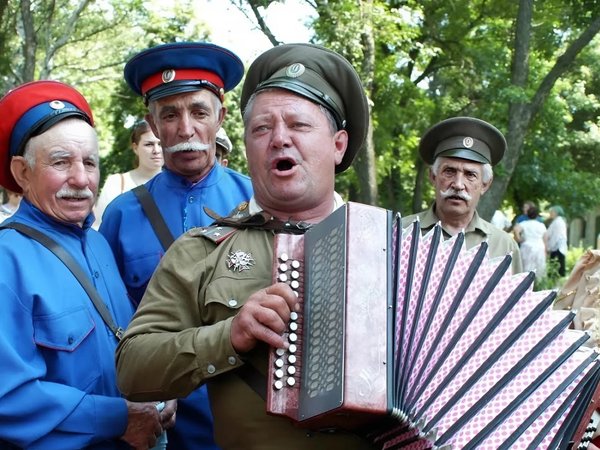 В гости к атаману: экскурсия на атаманское подворье и казачья трапеза под гармонь - фото 3