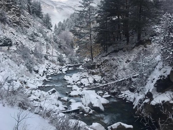 Величественный Эльбрус, озеро Гижгит и Поляна нарзанов - фото 2