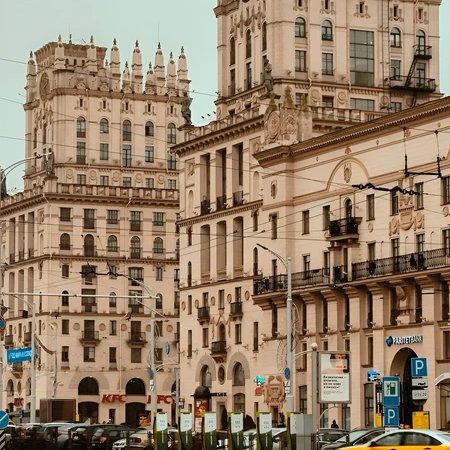 В Беларусь — индивидуально: Минск, замки Мира и Несвижа, Хатынь и комплекс «Дудутки»