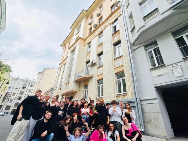 Лунной походкой по центру Москвы с артистом-хореографом - фото 2