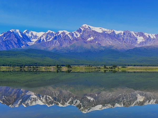 Перезагрузка на Алтае: топ локаций, заповедное озеро и моторафтинг по Катуни