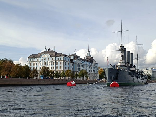 Индивидуальная прогулка на катере с полуденным выстрелом - фото 1