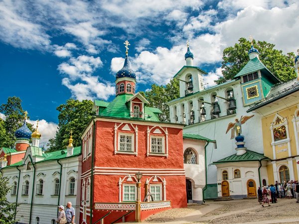 Автобусный тур в Великий Новгород, Псков и Изборск: главные места и погружение в историю