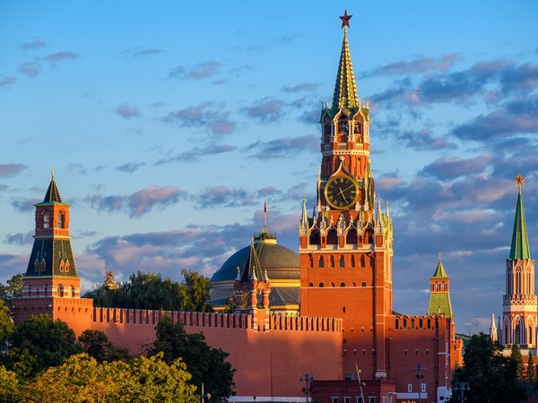Сквозь века вокруг Кремля: экскурсия для детей и взрослых - фото 1