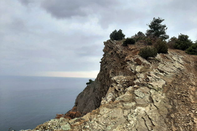 Фото экскурсии - Прогулка по побережью Крыма у Веселого: скала Язык Тролля и древние руины боспорской крепости - 10
