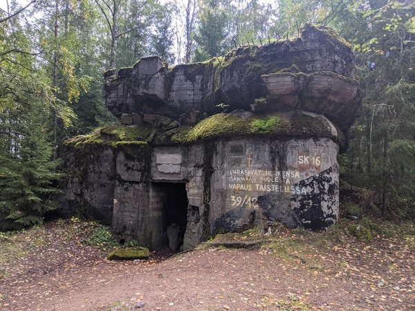 По тропам линии Маннергейма: подземные бункеры в карельских лесах - фото 1
