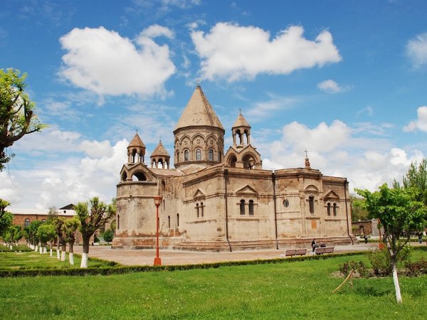Из Еревана в духовную столицу Эчмиадзин - фото 1