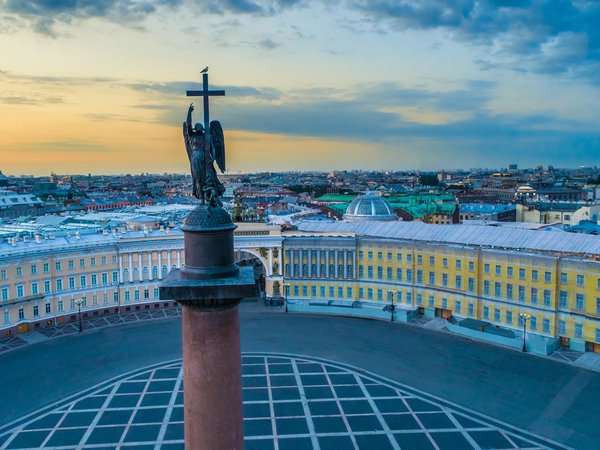 Дворцовая площадь для детей и их родителей - фото 1