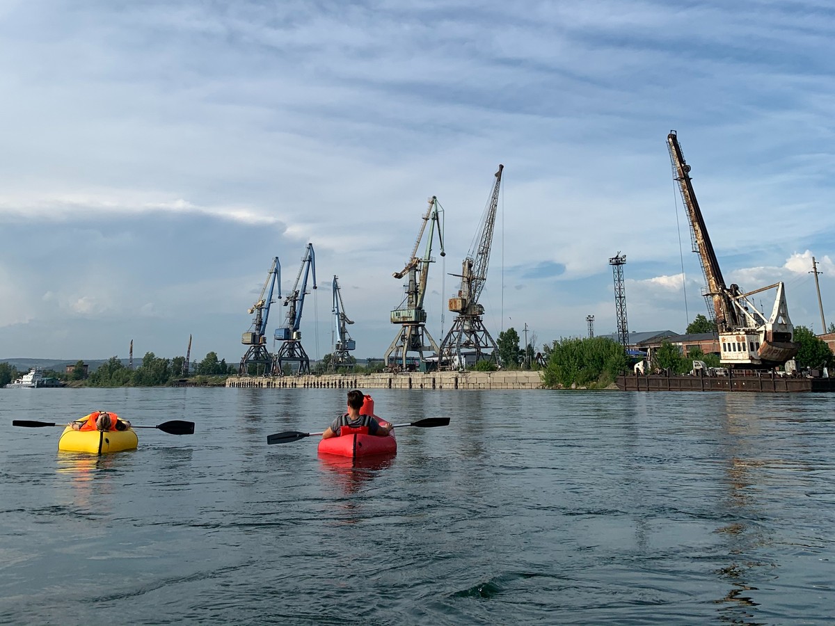 Под тремя мостами: сплав по Ангаре на пакрафте