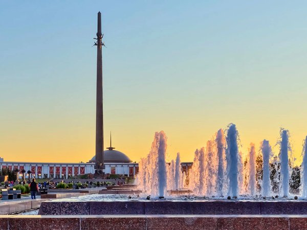 Храмы и памятники парка Победы - фото 2