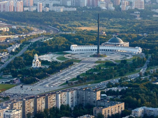 Храмы и памятники парка Победы