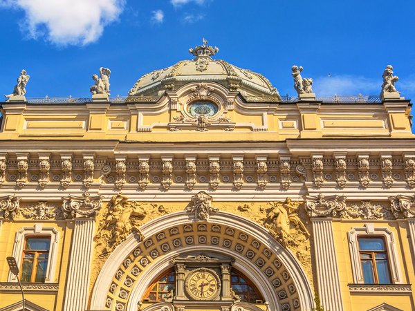 Московский шик: театры, бани и модные лавки старой Москвы