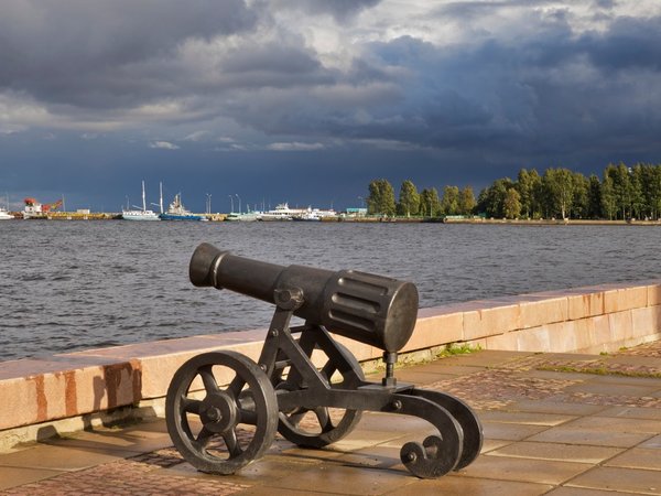 Экскурсия по Петрозаводску «Императоры и пушки» - фото 1
