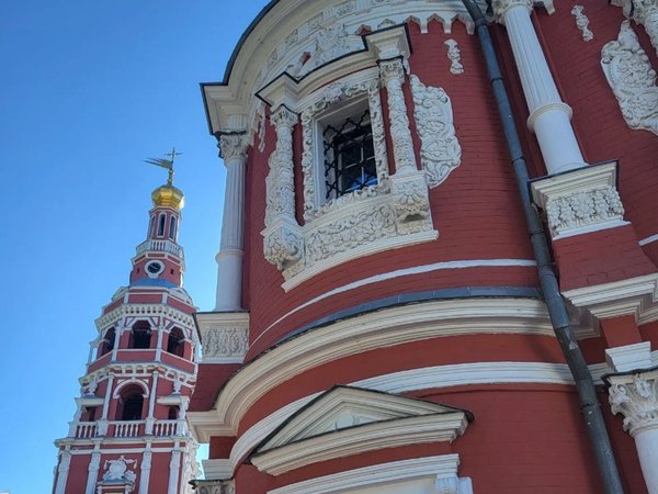 Экскурсия по Рождественской + дегустация локального пенного в баре (18+) - фото 4