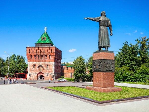 Исторический портрет Нижнего Новгорода на фоне Большой Покровской - фото 2