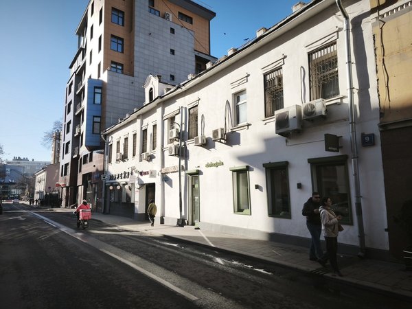 «С небес на дно...»: самая древняя профессия в Москве (18+)