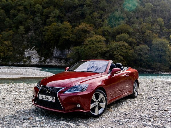 Фотопутешествие в Абхазию на кабриолете Lexus