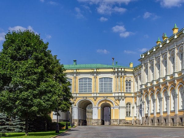 Оружейная палата Московского Кремля (только на иностранном языке) - фото 1